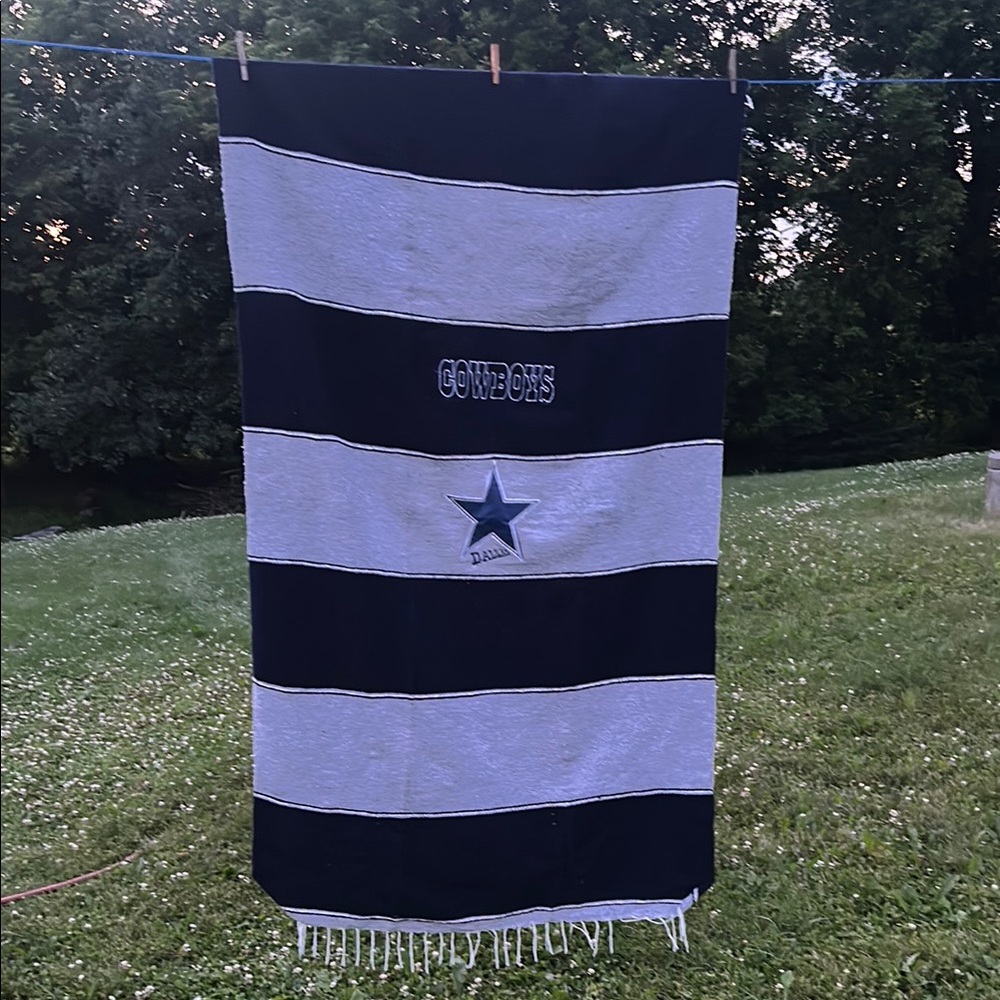 Dallas Star Striped Blanket